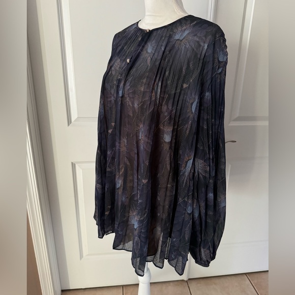 VINCE DECO FLORAL PLEATED BLOUSE - Picture 10 of 17